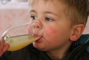 "ik drink op onse nieuwe pooging!!"